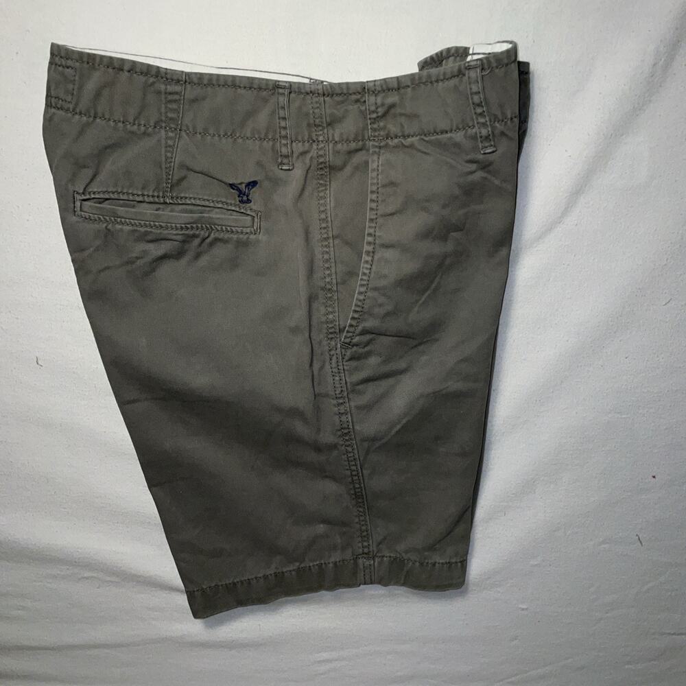 American Eagle Men’s Prep Shorts Size 30 Gray Color